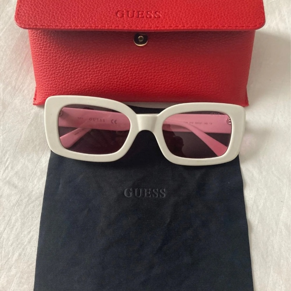 SOLD🎆Guess sunglasses